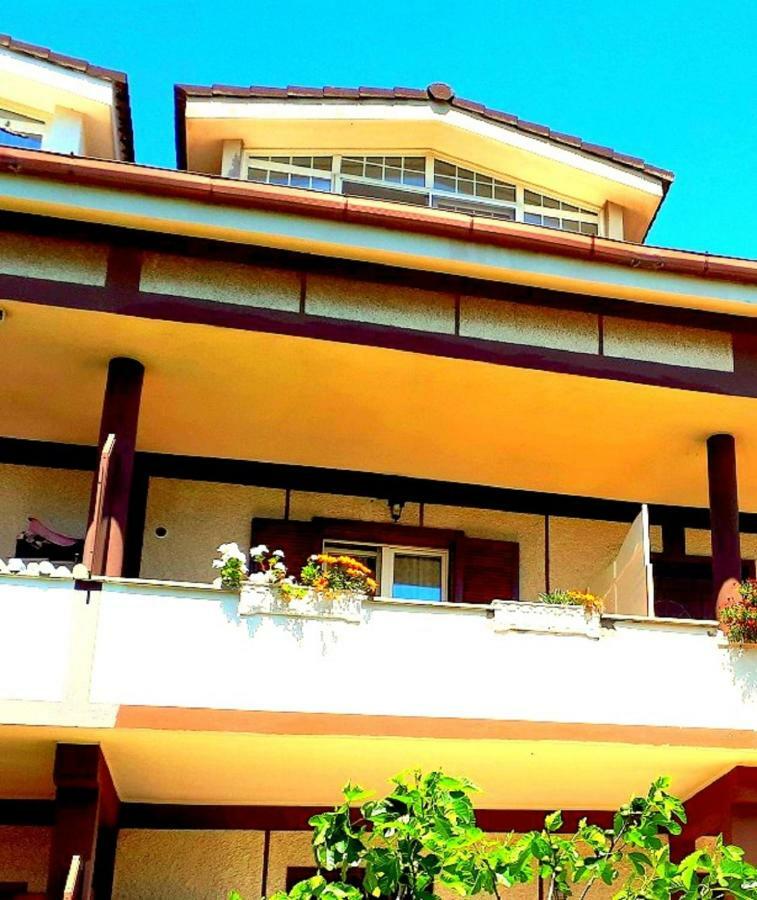 Casa Magnolia Pomezia Exterior foto