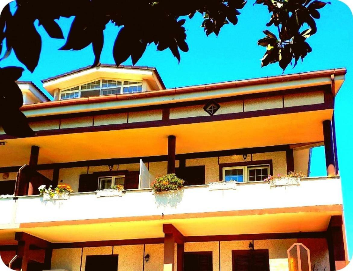 Casa Magnolia Pomezia Exterior foto
